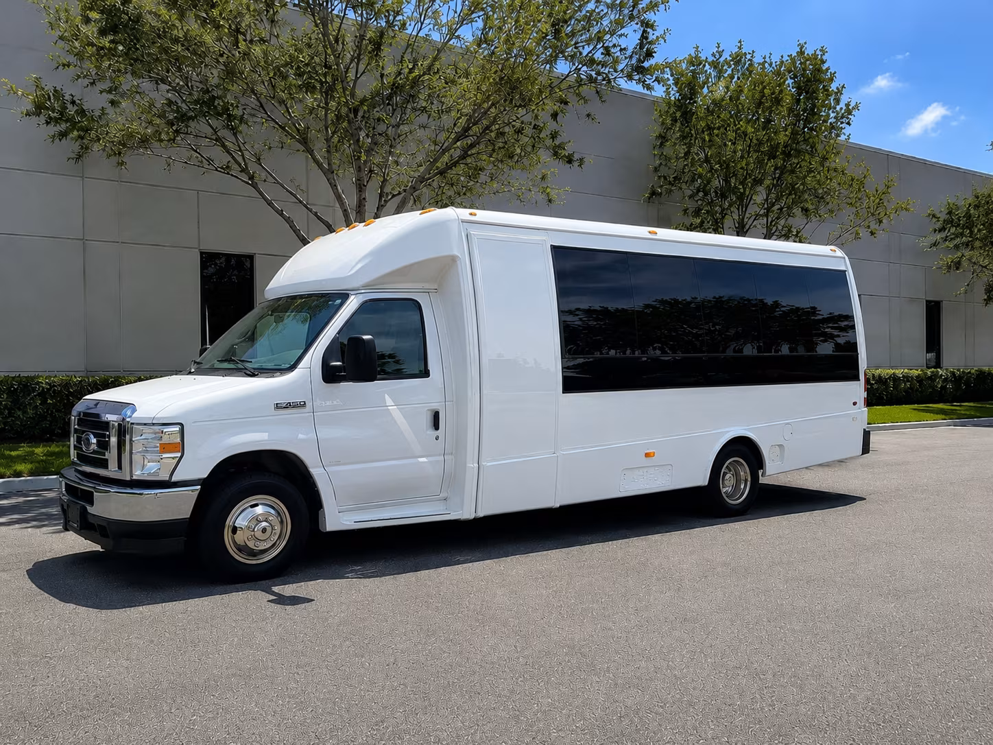 hillsboro corporate bus rentals for trade shows and convention travel